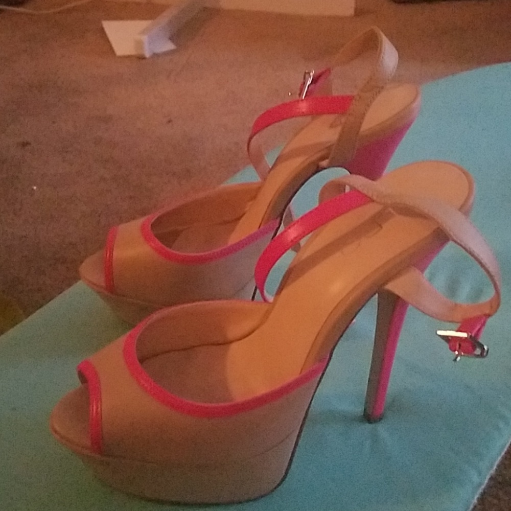 Heels - Picture 2 of 2